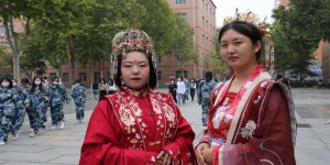 保定理工学院：国庆节假期学生穿汉服给校园增添色彩