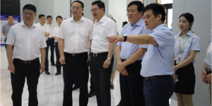 浙江省委副书记黄建发一行莅临芯云半导体（诸暨）有限公司考察并指导工作
