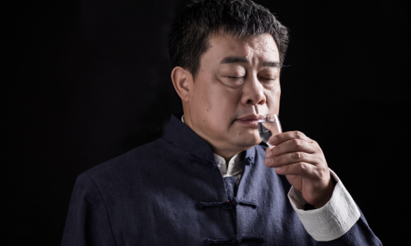贵州省仁怀市茅合酿酒（集团）有限责任公司董事长、中国酱香酒酿酒大师方廷本