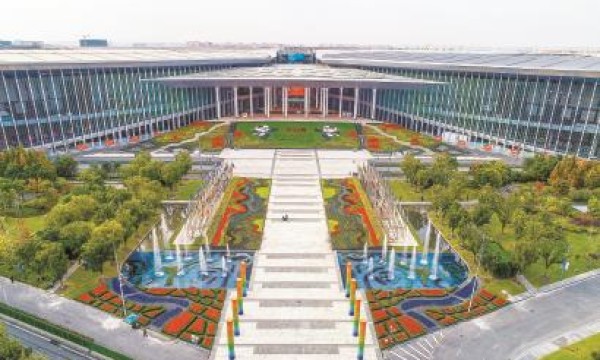 进博会技术装备区超41家展商首发新品，全球首发9件中国首发28件 既秀硬核科技，也秀与中国“恩爱”
